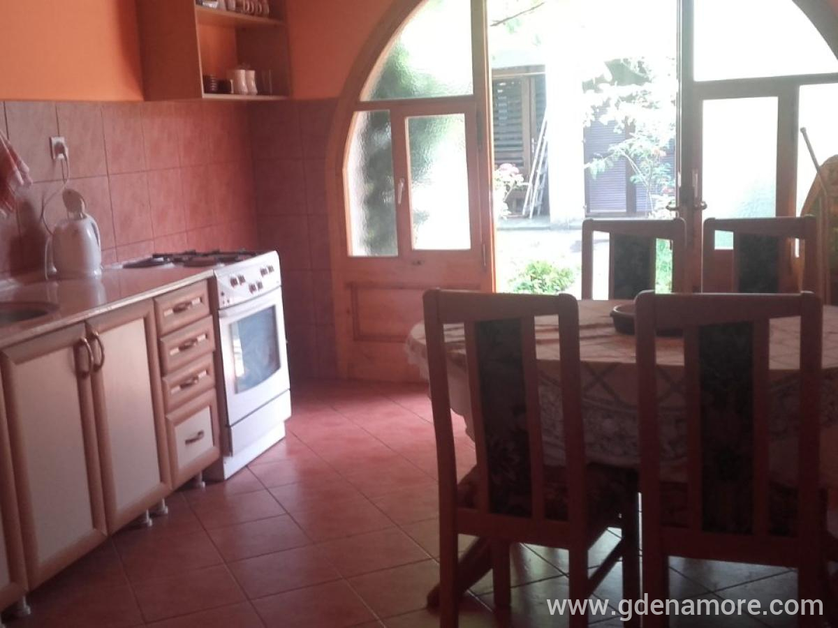 Apartmani i sobe OKUKA, privatni smeštaj u mestu Šušanj, Crna Gora